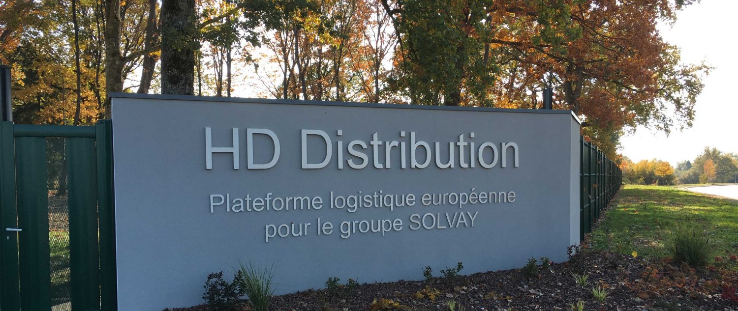 Bâtiments de stockage pour l'entreprise HD IMMO : conditionnement et bureaux situés dans l'Ain à Viriat (01)