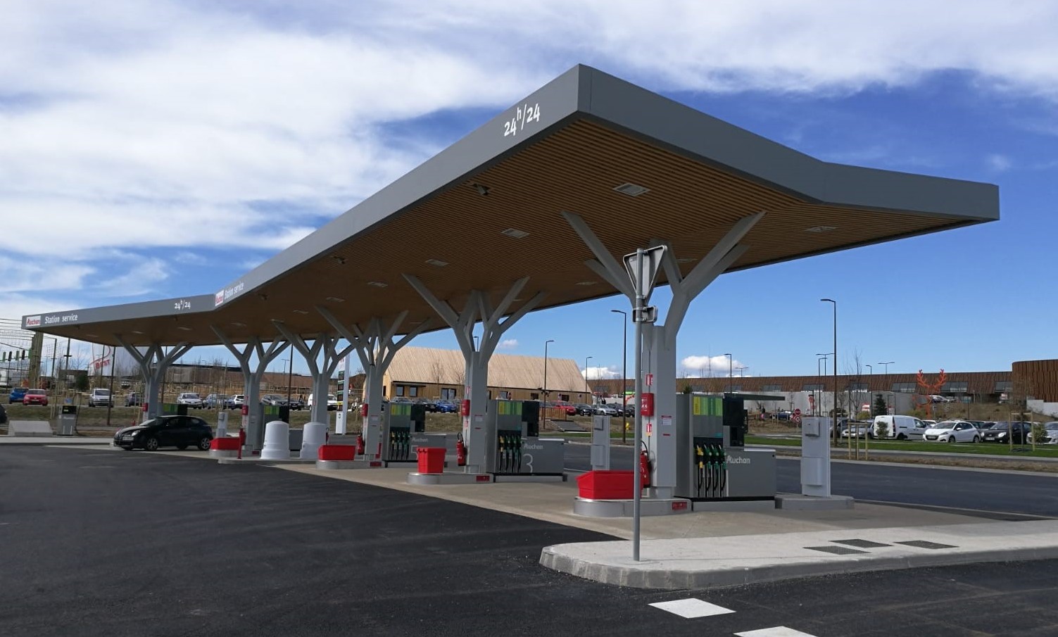 Aménagement d’un hypermarché AUCHAN et station service – FAREBERSVILLER (57)